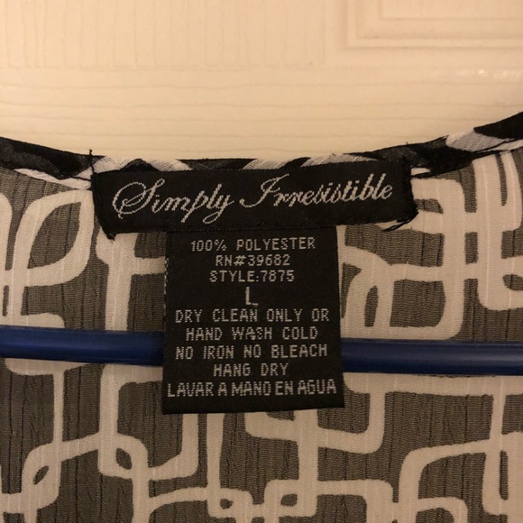 Sheer Geometric Patterned Top - Picture 2 of 5